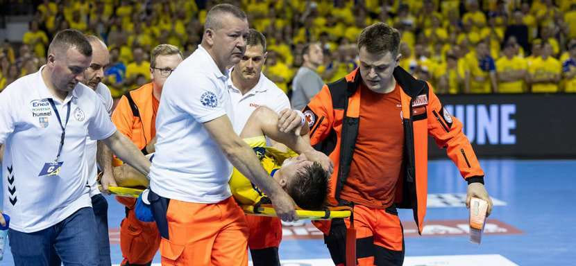 Лига чемпионов. 23-летний разыгрывающий "Кельце" Михал Олейничак избежал серьёзной травмы в матче с "Магдебургом"