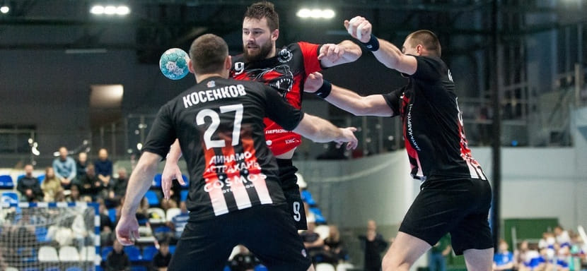 Olimpbet Суперлига. Астраханское "Динамо" покидают левый крайний Сергей Косенков, а также полусредние Арсений Ухваркин и Максим Васильев