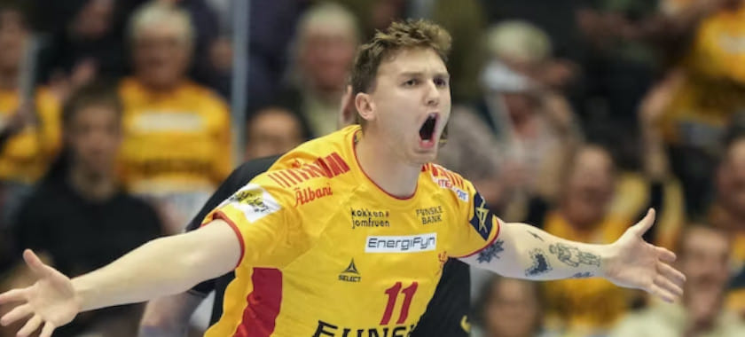 Дания. Лучший бомбардир "Гудме" Эмиль Мадсен может дебютировать в национальной команде. Он вызван в сборную вместо Мадса Хоксера