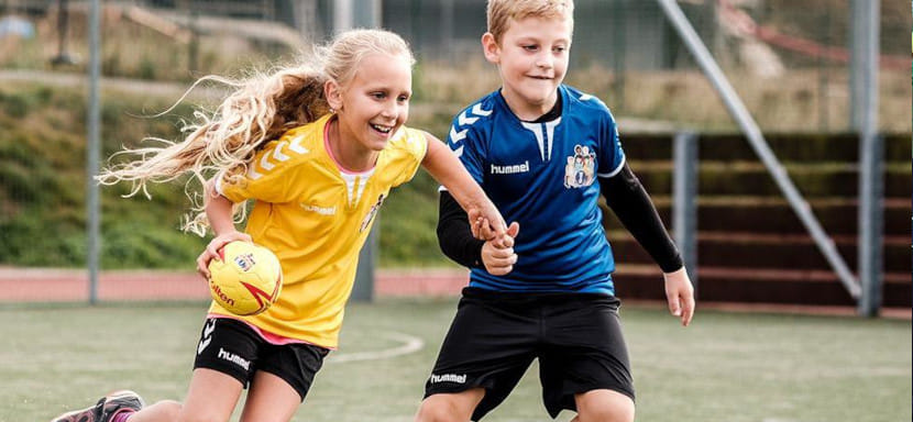 ИГФ проводит конкурс дневников тренировок для детей в возрасте от 8 до 14 лет. Среди призов: майка или мяч с автографом любого игрока