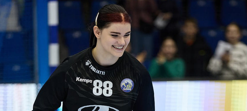 Дарья Сёмина о том, с кем из вратарей "Лады" сложились дружеские отношения: "Юлия Кунцевич общительная. Я, видимо, тоже. Вот мы и сошлись"