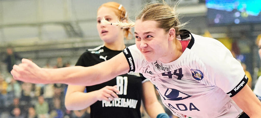 Olimpbet Суперлига. Белоруски Ирина Шинкарук из "Астраханочки" и Алина Кишко из "Лады" впервые в чемпионате России забросили 10+ мячей