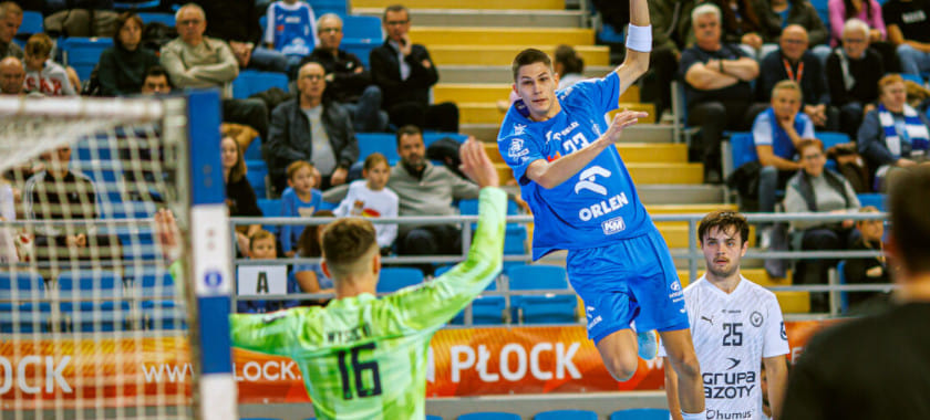 Польша. "Висла" Житникова и Самойло дома разгромила "Тарнув", пропустив всего 13 мячей. "Квидзынь" оказался сильнее "Заглембе"