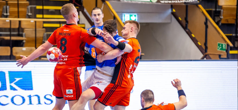 Польша. Пять мячей Александра Бушкова помогли "Гурнику" оформить гостевую победу