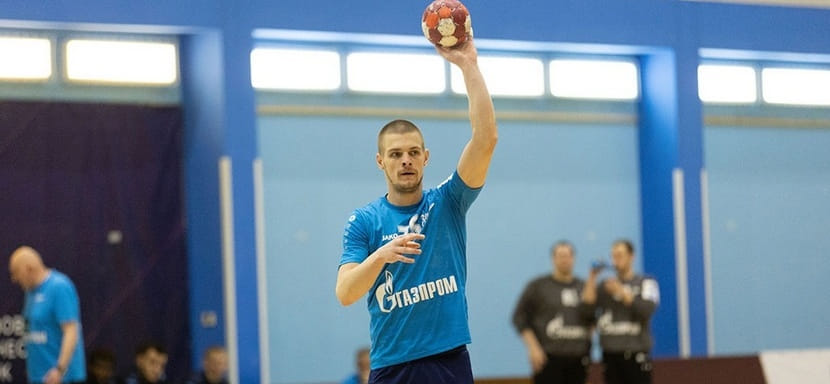 Olimpbet Суперлига. Виктор Бабкин: "Сергей Бабкин? Так это же мой брат младший! Он сейчас в самарских "Крыльях Советов" играет"