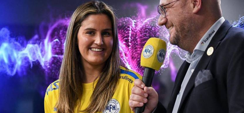 Дания. "Нюкёбинг" объявил о подписании норвежской полусредней Муны Обайдли. Контракт с клубом продлила Софи Альнор