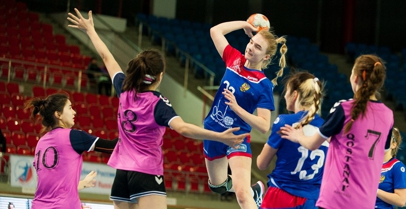 Сборная России-Б (U-17) лидирует на турнире памяти президента "Астраханочки" Вадима Сизова