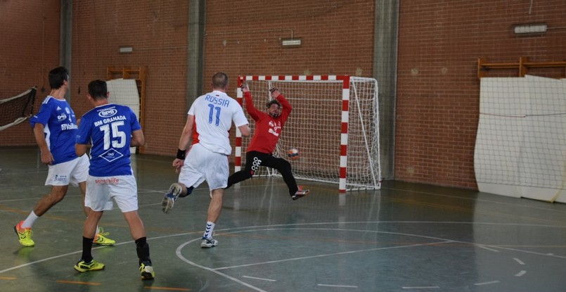 Сборная российских гандболистов-ветеранов стала серебряным призером Европейских игр Мастерс в Италии. Финал проигран португальцам 