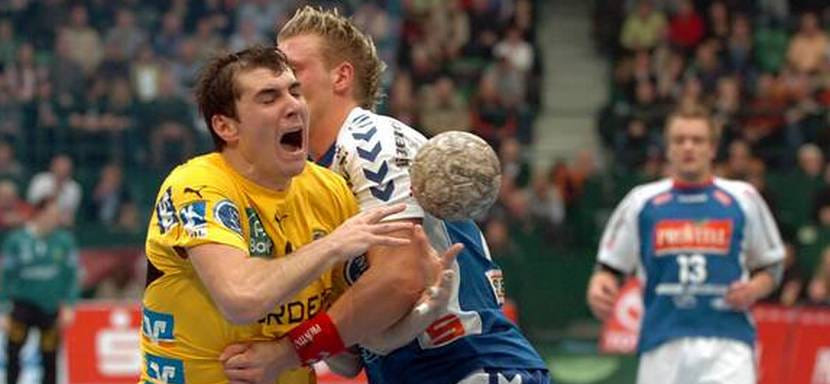 Бывало весело. Учились мы, на старших глядя. Уроки олимпийских небожителей