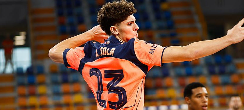 "Веспрем" забросил "Сиднею" 51 мяч, "Барселона" разгромила бразильский "Таубате" на клубном чемпионате мира