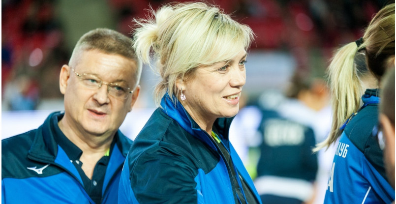 Любовь Коротнева. Как закалялась стать. "Врач принес мне в баночке шуруп и кусочек хряща"