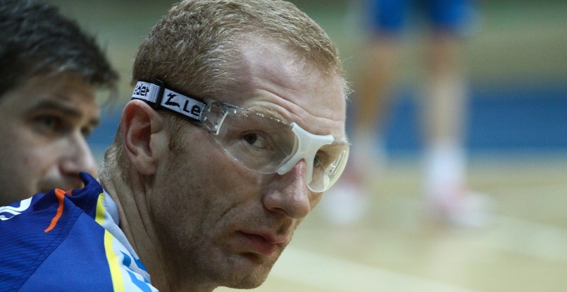 Альтернативный взгляд. Хорошо играть в гандбол можно даже в очках