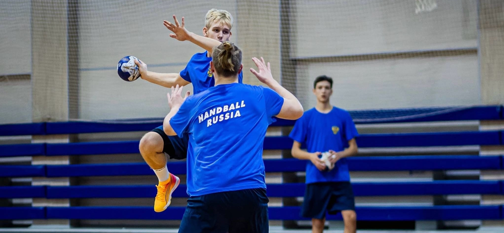 Валерий Фомин: "Пытаюсь перенять у заграничных парней их игровое мышление. Из игроков выделю Симона Пютлика, который выступает на моей позиции"