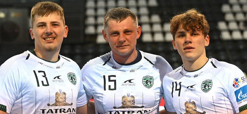 Словакия. В кубковом матче с "Топольчанами" в составе "Татрана" сыграли 48-летний Александр Радченко и его сыновья Кирилл и Даниил