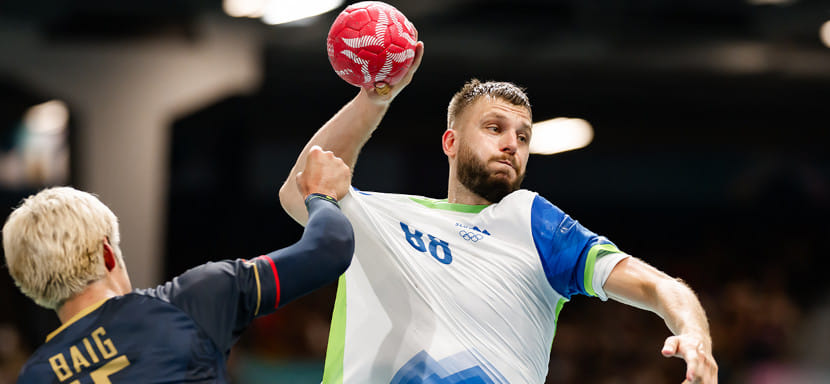 14 мячей Алекса Влаха помогли сборной Словении одолеть команду Японии и завоевать путёвку в четвертьфинал