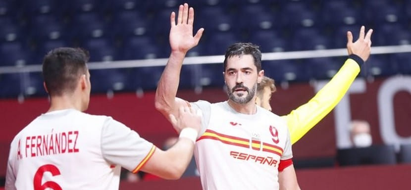 Олимпиада. Испанцы праздновали вторую подряд победу с минимальным преимуществом. Норвежцы повержены с тем же счетом, что и немцы