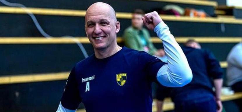 Женская бундеслига. Чемпион мира-1999 и двукратный победитель чемпионата Европы Юхан Петерссон возглавил "Байер" из Леверкузена