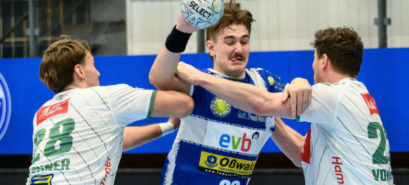 "Айзенах" в единственном матче игрового дня бундеслиги дома победил "Минден" Азата Валиуллина. У Феликса Аллена 8 голов