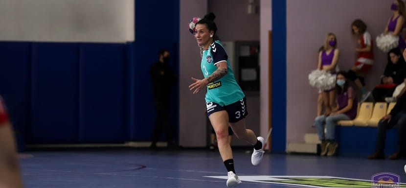 Высшая лига. Анна Виноградова: "Балтийской Заре" пока не хватает сыгранности, поэтому не получается стабильно проводить весь матч"