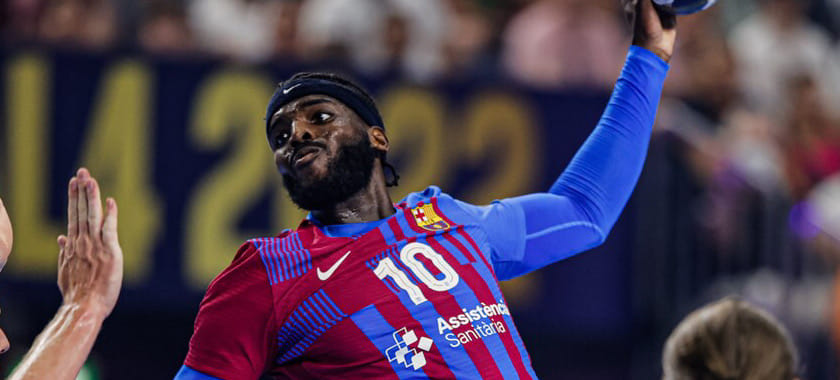 Лига чемпионов. Алейш Гомес и Дика Мем из "Барселоны" возглавляют список бомбардиров перед последним матчем. Петар Ненадич отстаёт на 3 гола