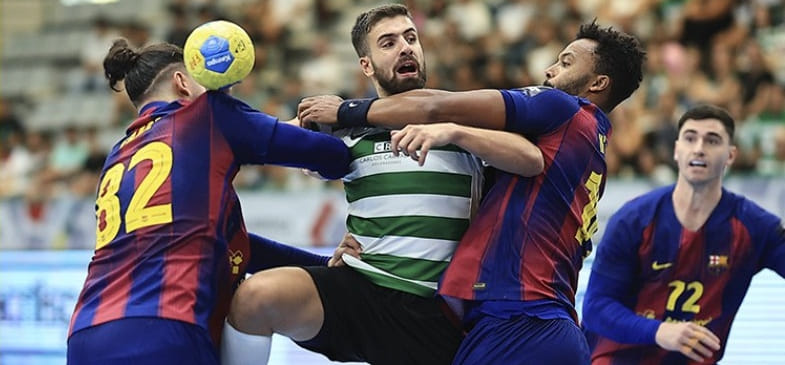 "Барселона" в серии пенальти вырвала победу у "Спортинга" и в четвёртый раз подряд завоевала Суперкубок Иберии