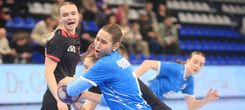 "Звезда" выиграла у "Динамо-Синары" в Суперлиге с минимальной разницей. Серафима Тиханова отразила пенальти за 15 секунд до сирены