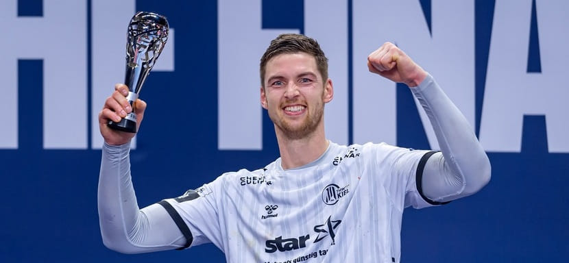 Линейный "Киля" Хендрик Пекелер и вратарь "Меца" Дина Эккерле признаны лучшими гандболистами года в Германии по версии журнала "Handballwoche"