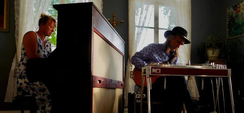 Член Зала славы ЕГФ 48-летняя Сесиль Легангер приняла участие в записи музыкального альбома группы "The Last Hurrah"