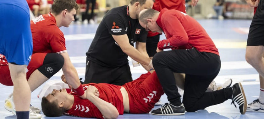 Мануэль Цендер может пропустить чемпионат мира. Разыгрывающий получил травму колена в матче сборной Швейцарии с Италией