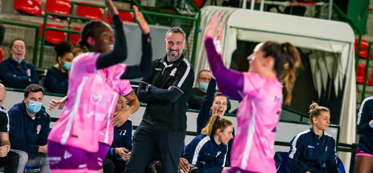 Европейская лига. Гийом Сорина: "Специально для быстрого восстановления между матчами привезли в Румынию двух физиотерапевтов"