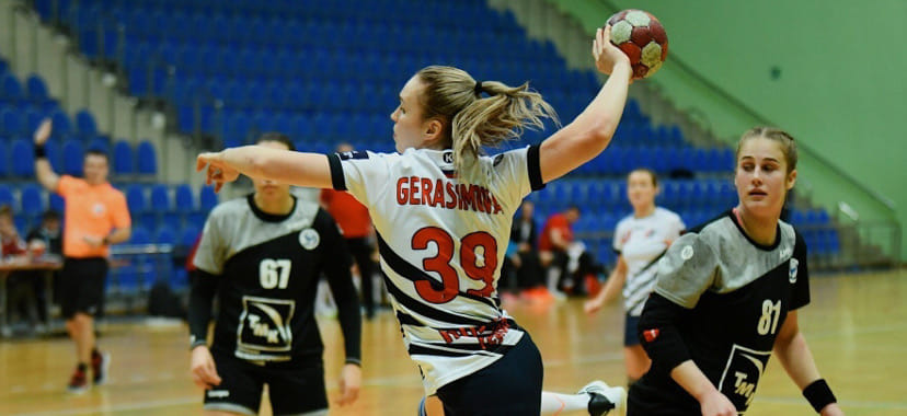 "Zvezda Handball Cup". Номинальные хозяйки товарищеского турнира обыграли волгоградское "Динамо-Синару" с разницей в семь мячей