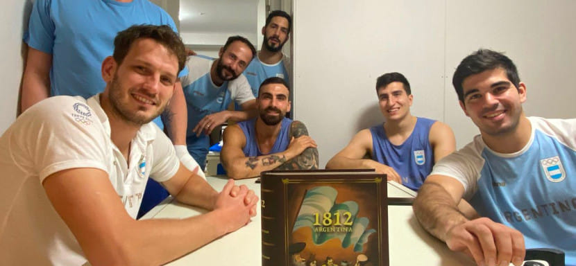 Разыгрывающий "Монпелье" и сборной Аргентины Диего Симонет стал автором настольной игры на историческую тему. Она лидирует по продажам в стране