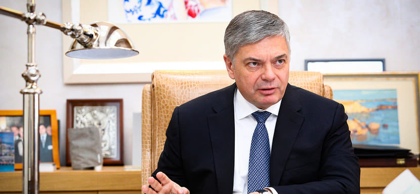 Олимпиада. Сергей Шишкарев: "Глаза у девочек горят. Все карты у нас. А гандболисткам я сказал, что у меня нет сомнений в том, что они лучшие"