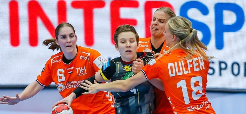 ЧЕ-2020. Чемпионки мира голландки в упорной борьбе добились победы над немками, но лишились шансов на выход в полуфинал