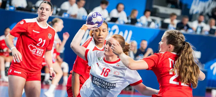 Сборная Дании разгромила команду Австрии с разницей 24 мяча и завоевала бронзовые медали чемпионата Европы U-19