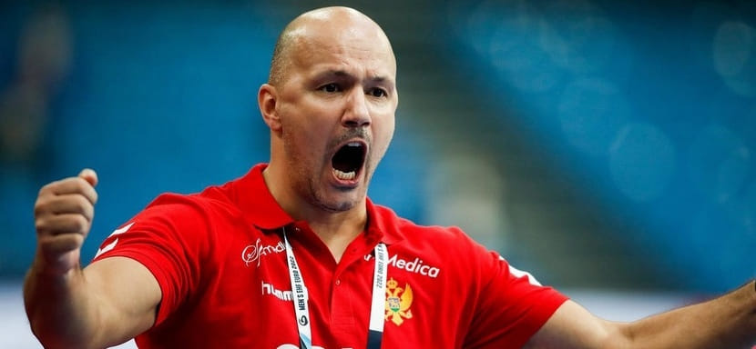 Главный тренер сборной Черногории Зоран Роганович возглавил "молодёжку" на стартующем сегодня чемпионате Европы в Португалии