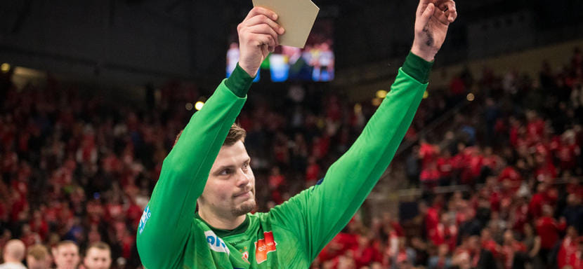 Уроженец Краснодарского края, вратарь сборной Испании Сергей Эрнандес принял решение покинуть "Магдебург" летом 2026 года