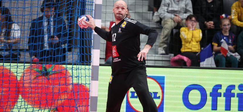 Германия. Венсан Жерар восстановился после операции и сыграл в тренировочном матче "Киля", но клуб больше на него не рассчитывает