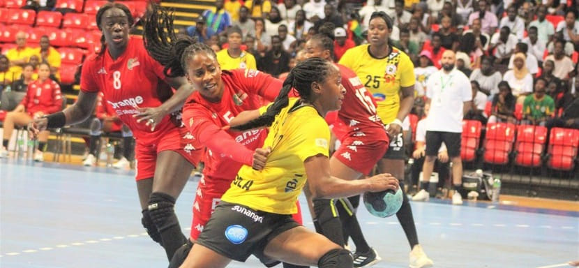 Кубок Африки. Женская сборная Анголы стала второй финалисткой турнира, обыграв в овертайме представительниц Сенегала