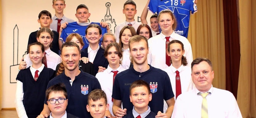 Беларусь. Мешковцы Максим Баранов и Андрей Чмель побывали в гостях у учеников двух общеобразовательных школ Бреста