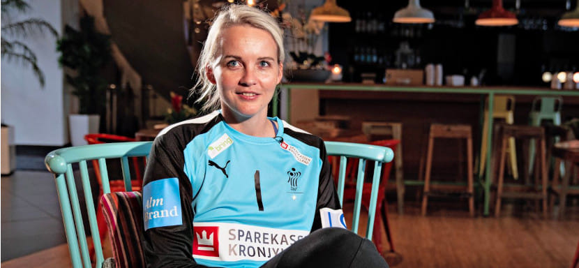 Сандра Тофт — игрок года по версии ИГФ. Гандбольные гены, автокатастрофа, развод и стальной характер