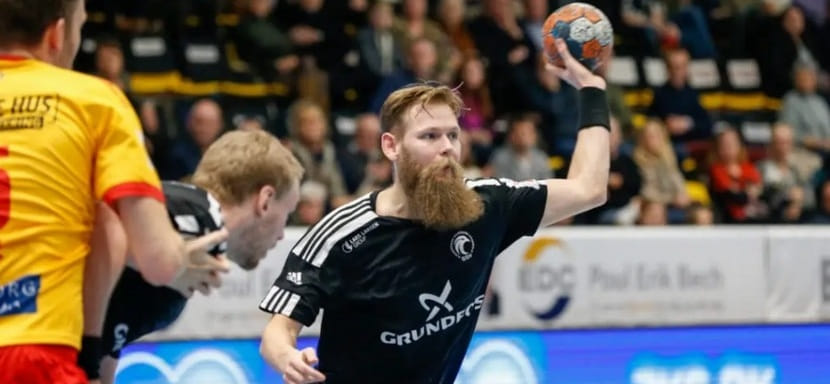 Дания. Правый полусредний Николай Орис Нильсен продлил контракт с "Бьеррингбро"