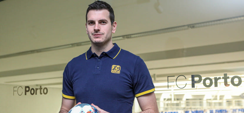 Бундеслига. 30-летний хорватский левый полусредний "Порту" Иван Слишкович заключил однолетний контракт со "Штутгартом"