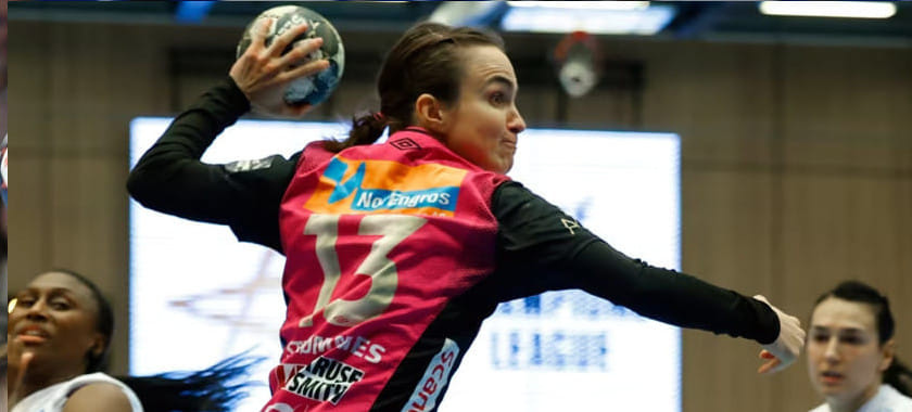 Портал Handball Planet объявил о старте голосования за лучших гандболисток 2022 года. В списке претенденток россиянка Анна Вяхирева