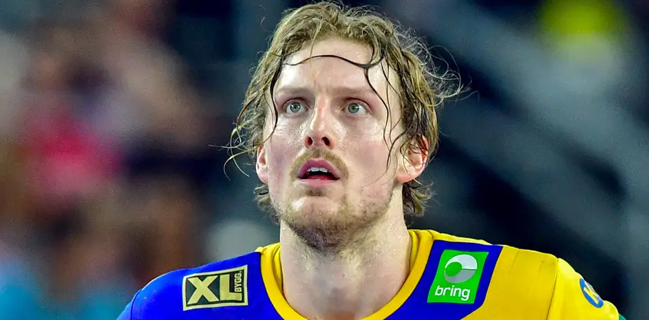 Линейный сборной Швеции и "Райн Левен" Йеспер Нильсен сдал тест на коронавирус, который оказался положительным