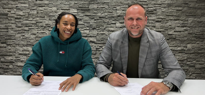 Венгрия. 32-летняя полусредняя сборной Франции Эстель Нзе-Минко продлила контракт с "Дьёром". Она выступает за команду с 2019 года