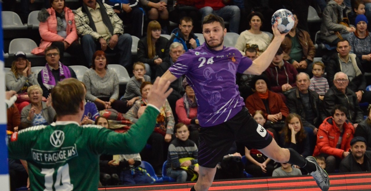 Дмитрий Корнев: "Когда из года в год не можешь выйти из группы в Лиге чемпионов, это давит"