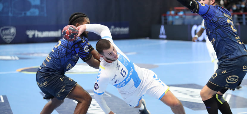 Франция. Правый полусредний "Кретея" Эван Кервадек продолжит карьеру в "Лиможе"