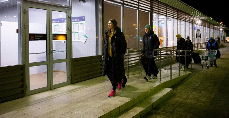 Delo Лига чемпионов. Из-за снегопада в родном городе "Ростов-Дон" с задержкой добирается до Венгрии, где сыграет с "Ференцварошем"