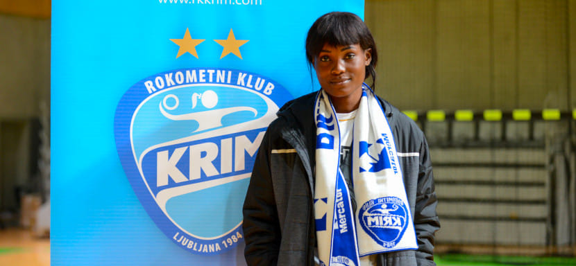 Балканы. Словенский "Крим" подписал контракт с 17-летней левой полусредней из Конго Бечайделле Нгомбеле
